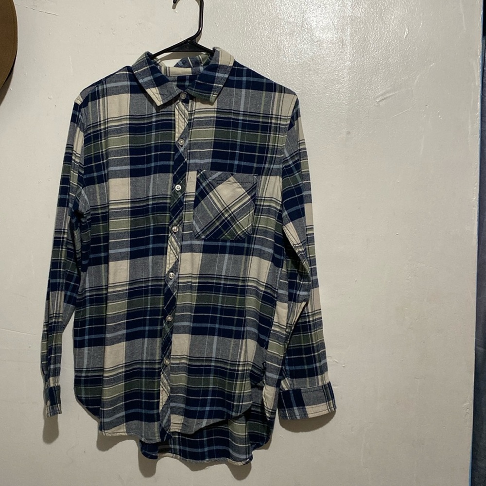 Long sleeve flannel shirt size Medium Color Blue beige dark blue and gray